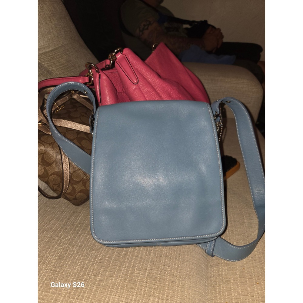 40. Coach Blue Leather Crossbody Messenger Bag Flap Top L30-9325